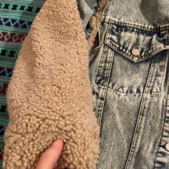 BLANK NYC & Anthropology Fuzzy  Wuzzy Sherpa Denim Jacket BNWT SOlD OUT Cozy 🧸 - Picture 9 of 10